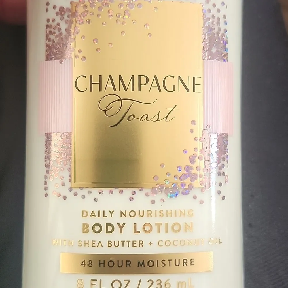 Bath & Body Works Champagne Toast Daily Nourishing Body Lotion, 8 Oz